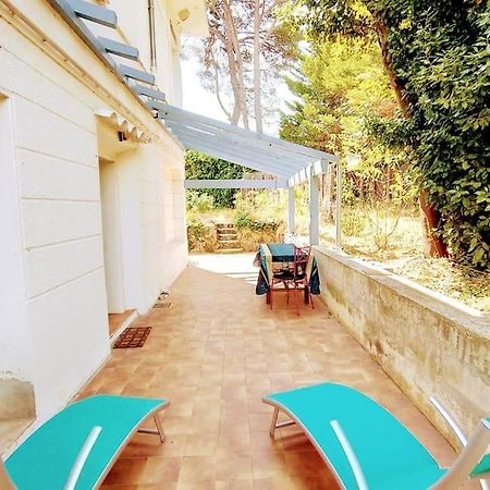 Maison de charme à 200 bord de mer, terrasse, jardin- Lesclesdenicole Le Pradet Extérieur photo